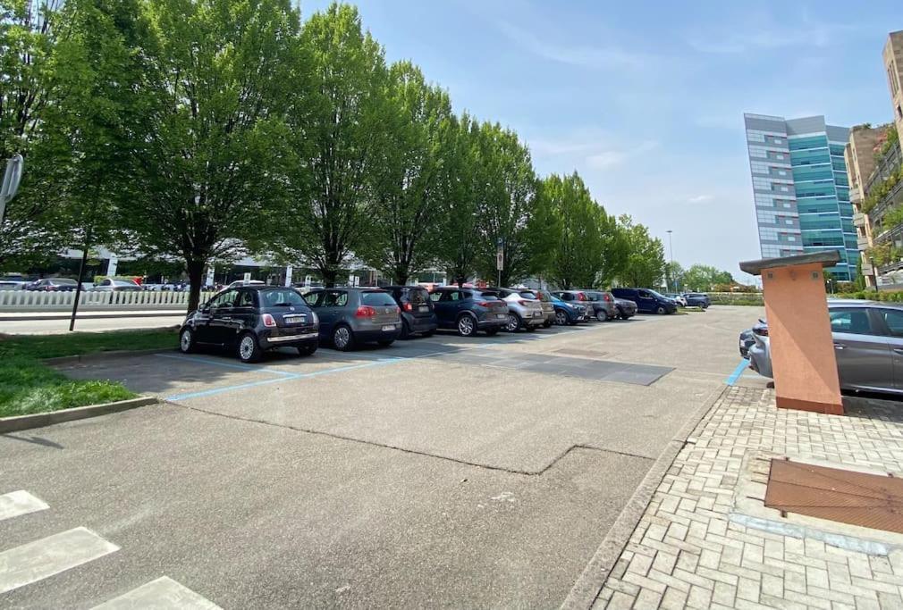 Incantevole - 15 Minuti Da Duomo + Wifi, Parking San Donato Milanese Esterno foto